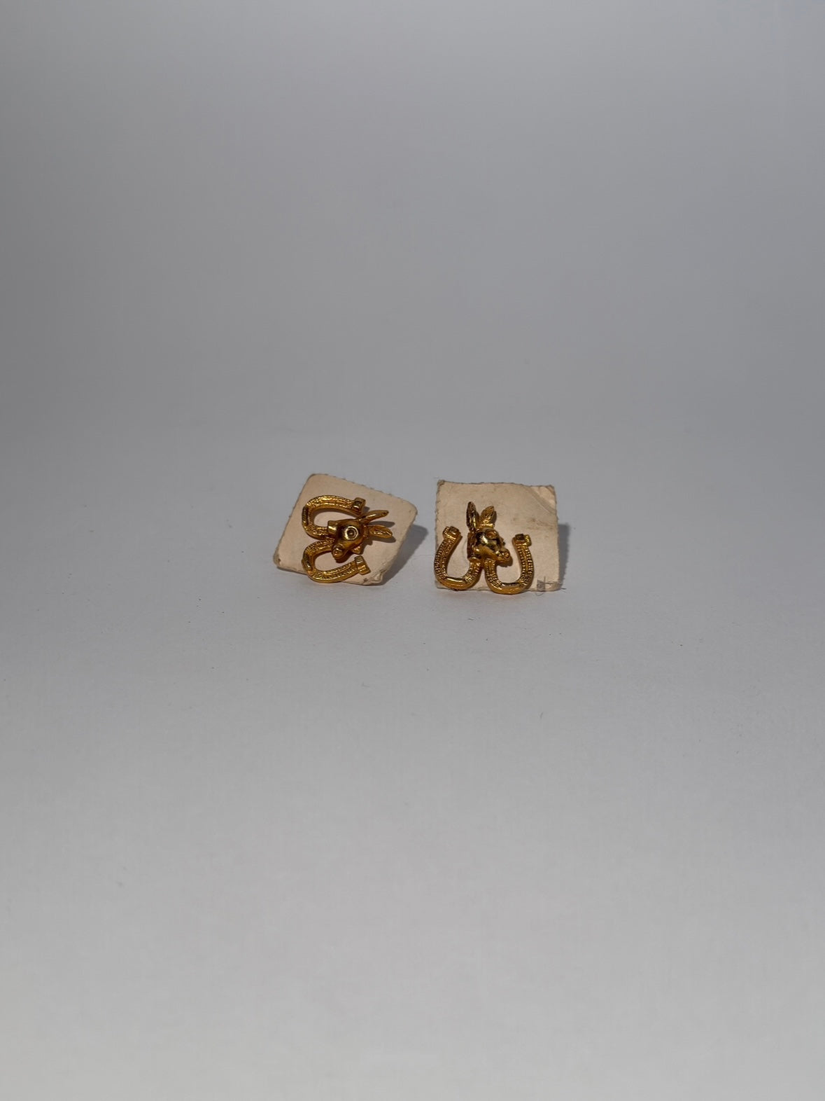 Donkey Double Horseshoe Gold Pin