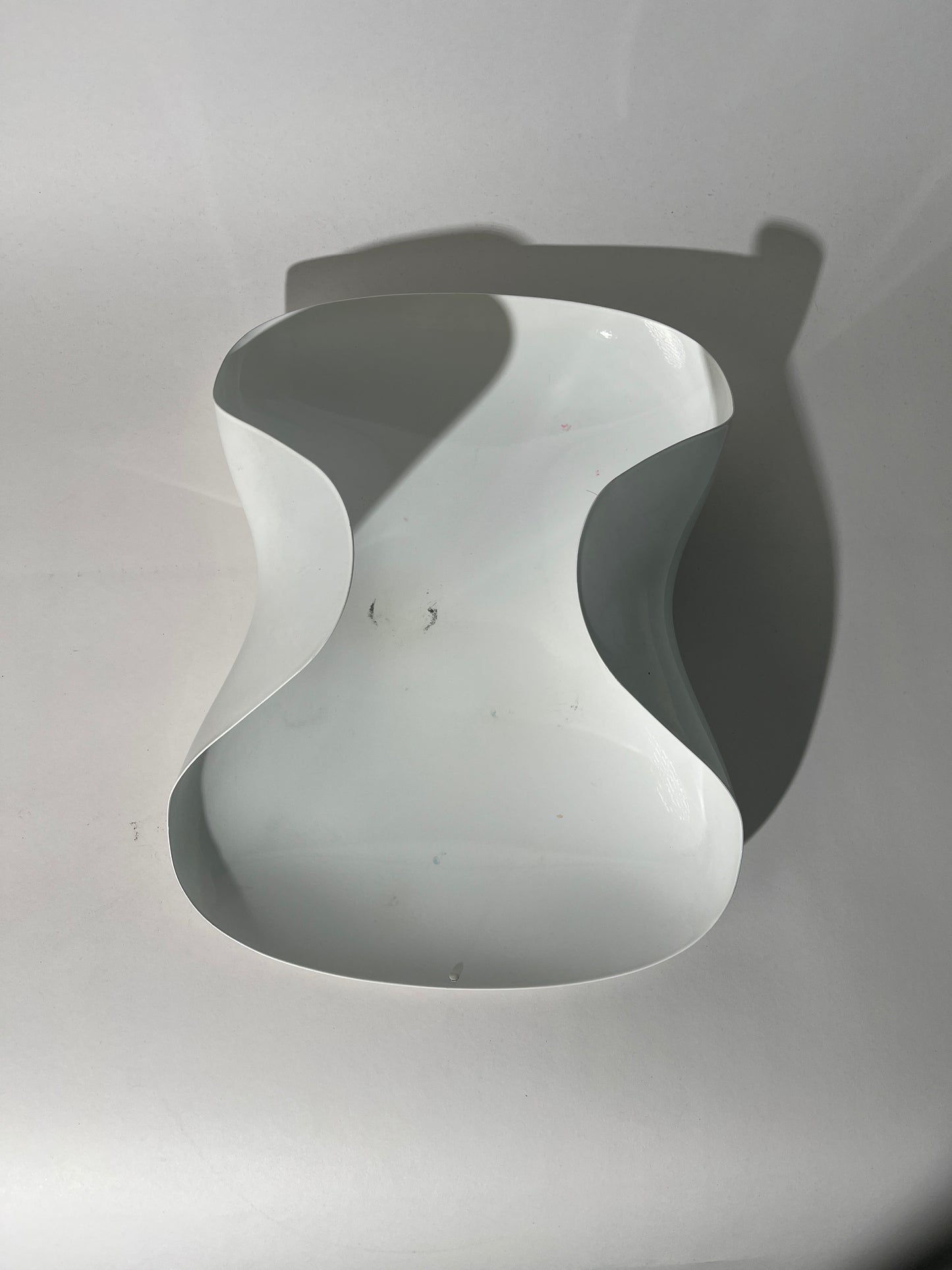 White Modern Metal Fruit Bowl