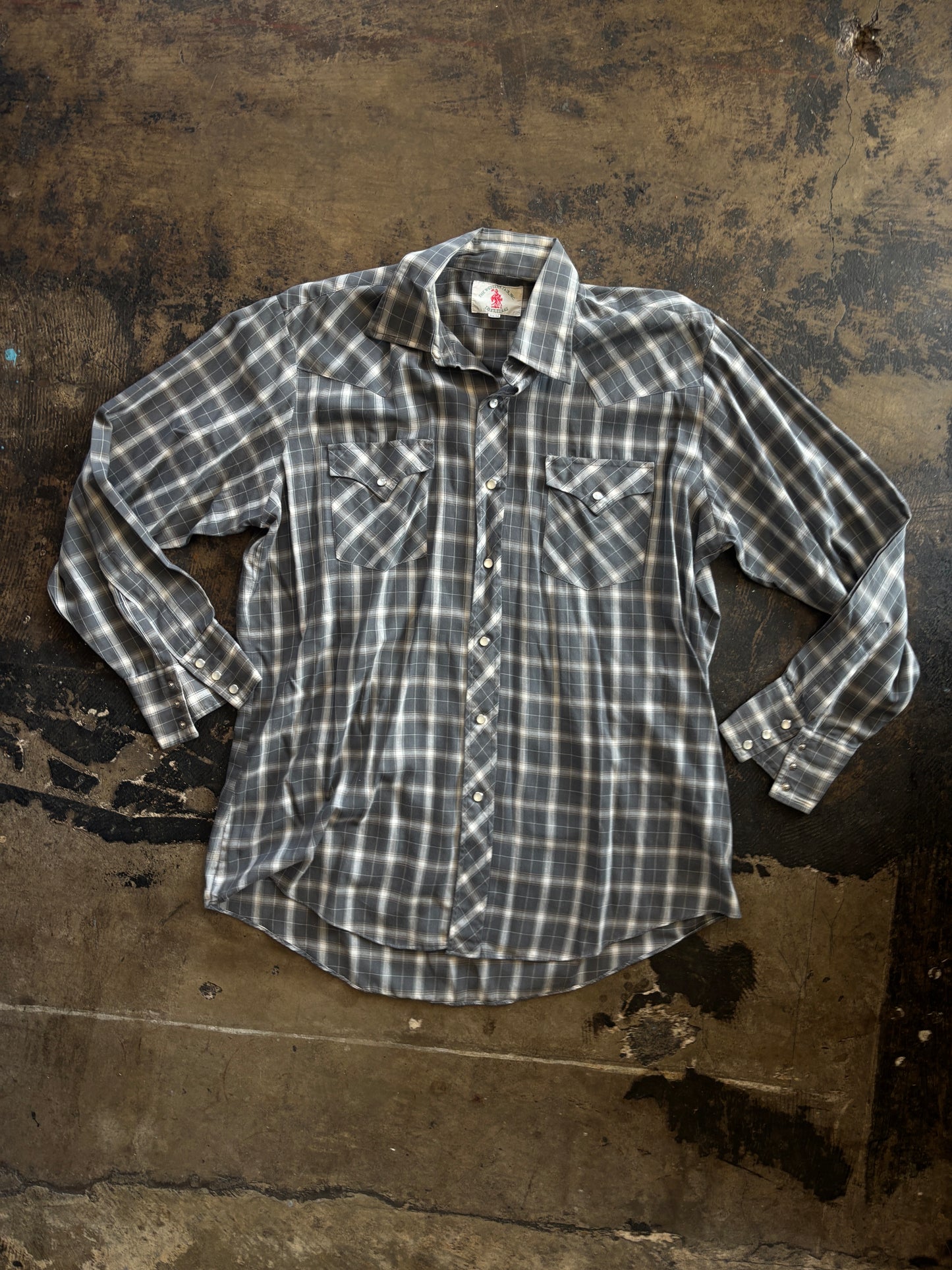 Gray Plaid Pearl Snap