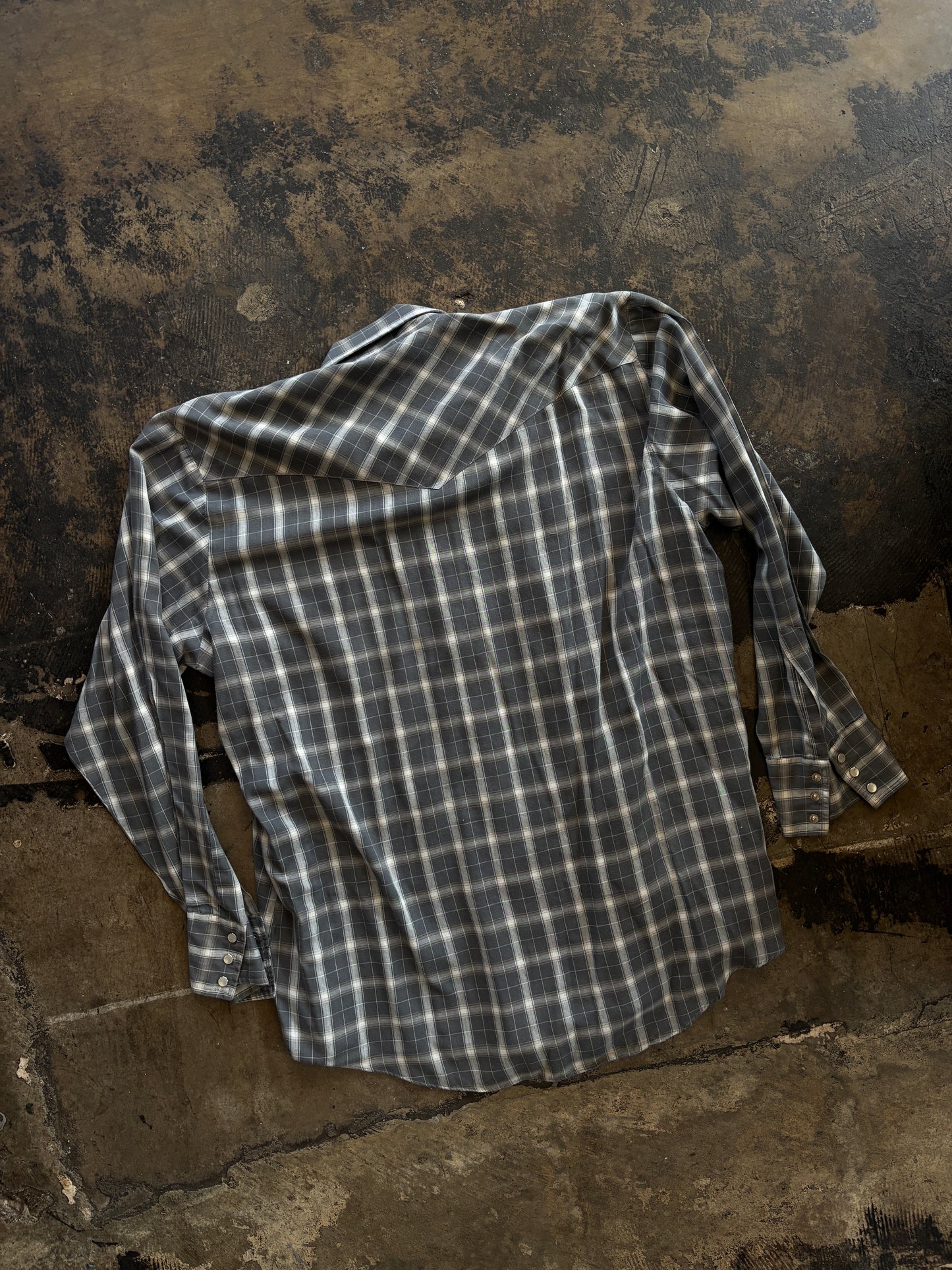 Gray Plaid Pearl Snap