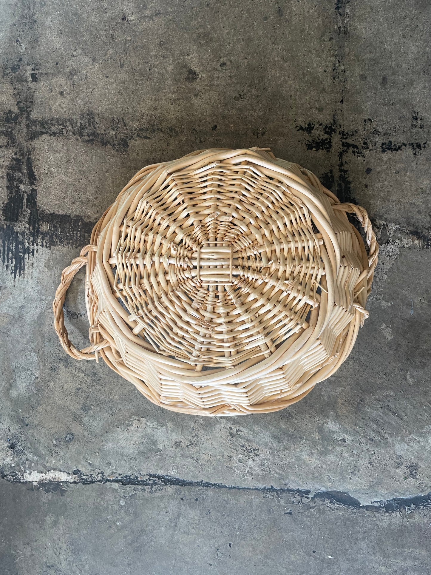 Light Straw Two Handle Basket