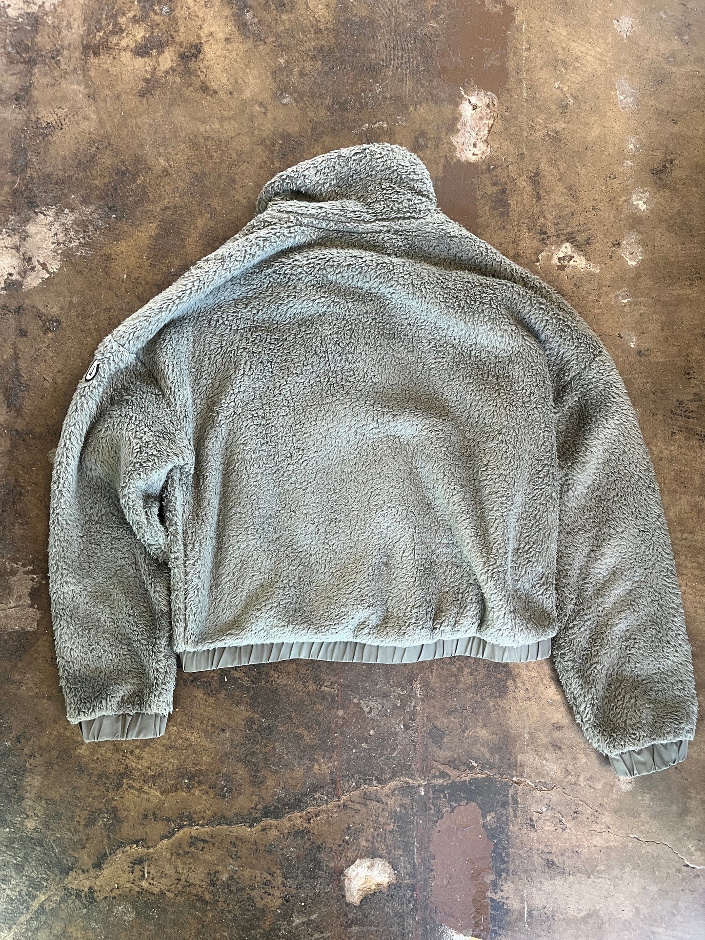 Vuori Olive Cropped Fleece Jacket