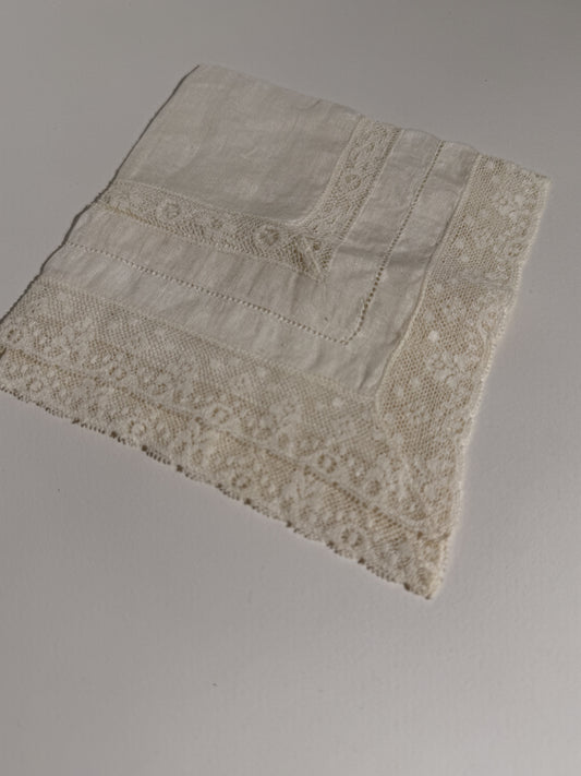 Floral Lace Trim Handkerchief