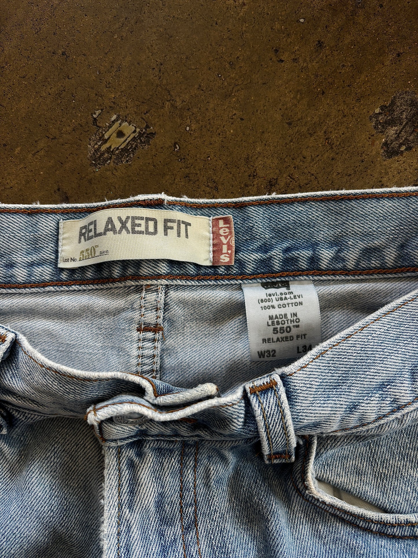 Levi Light Wash 550