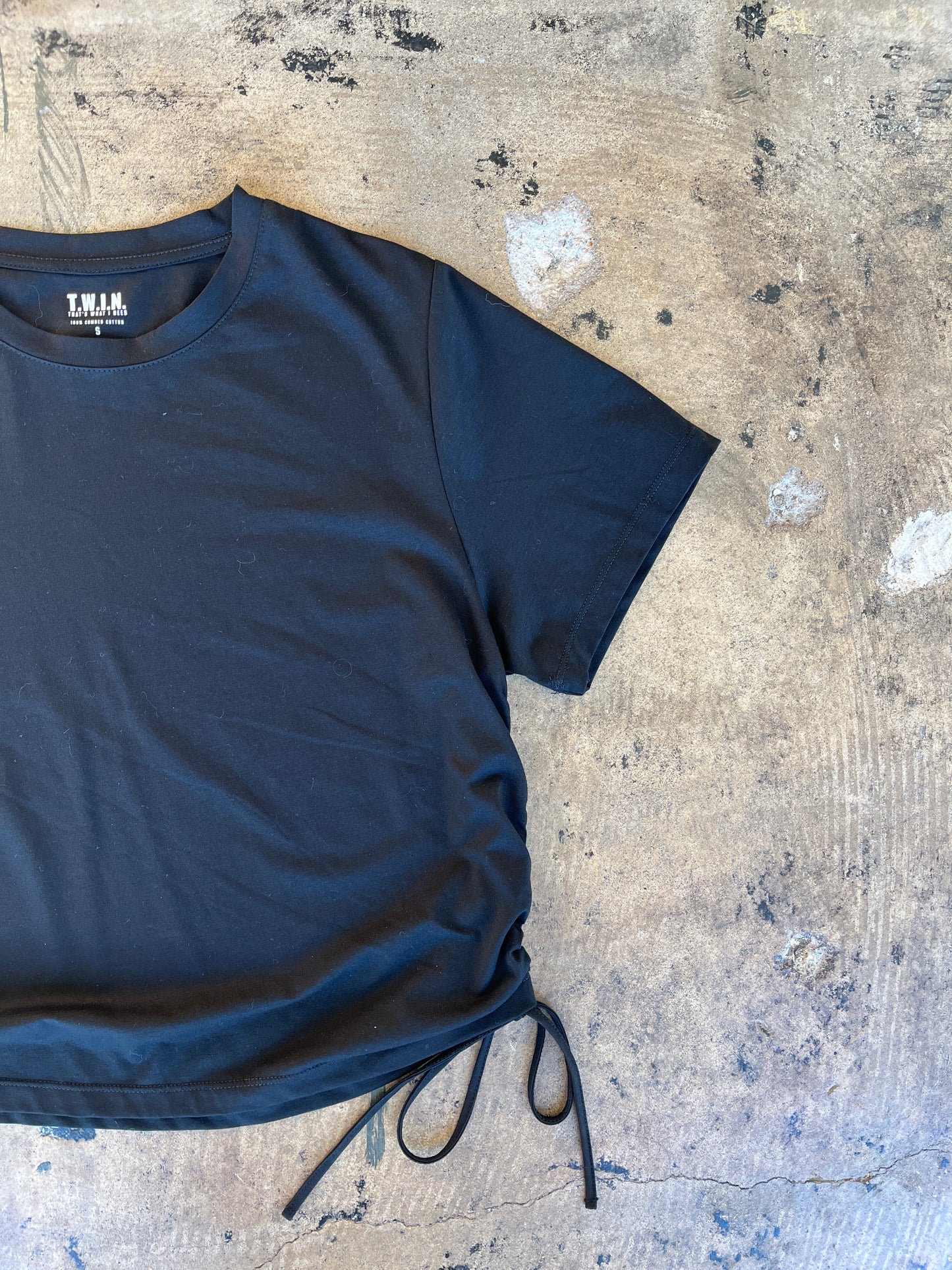 TWIN Black Side Cinch Tee