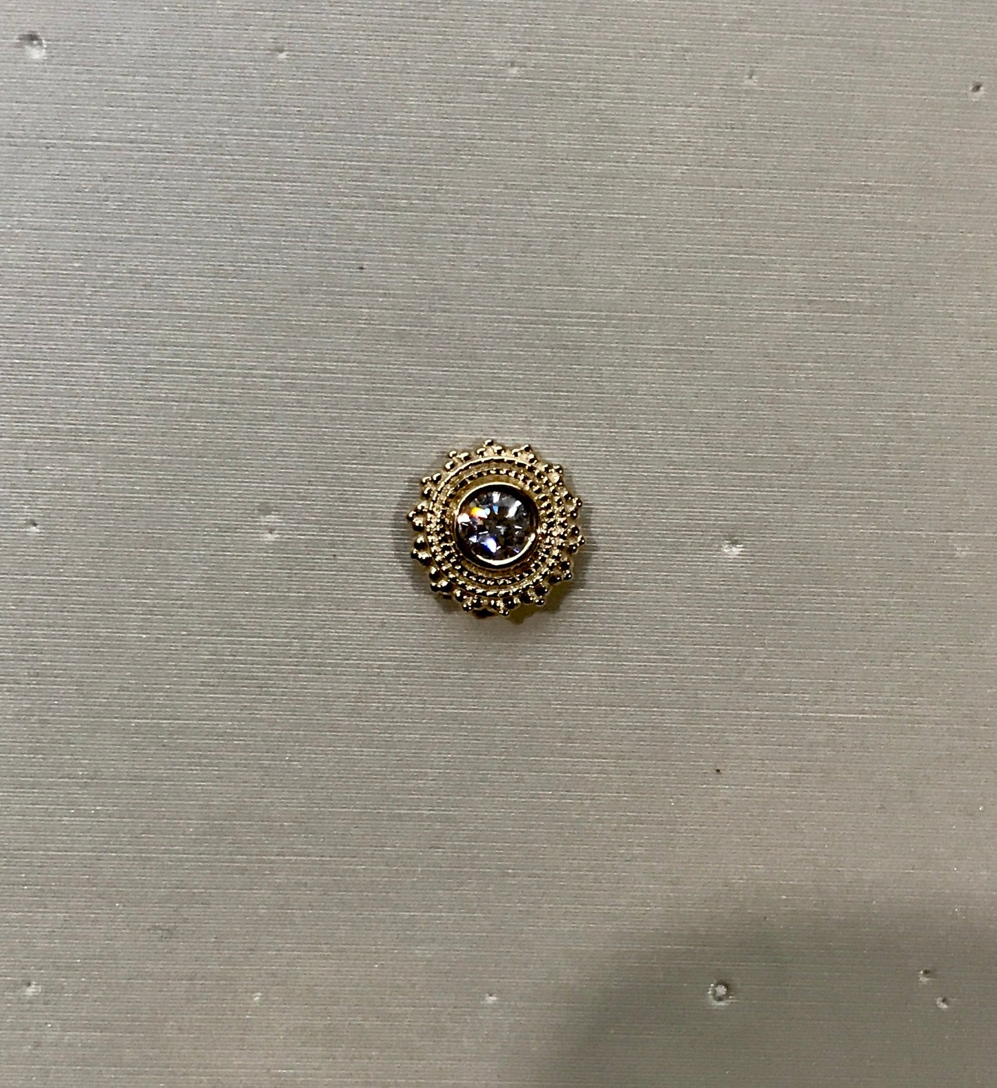 Round Afghan Nostril Screw 8mm-3mm Bezel Center