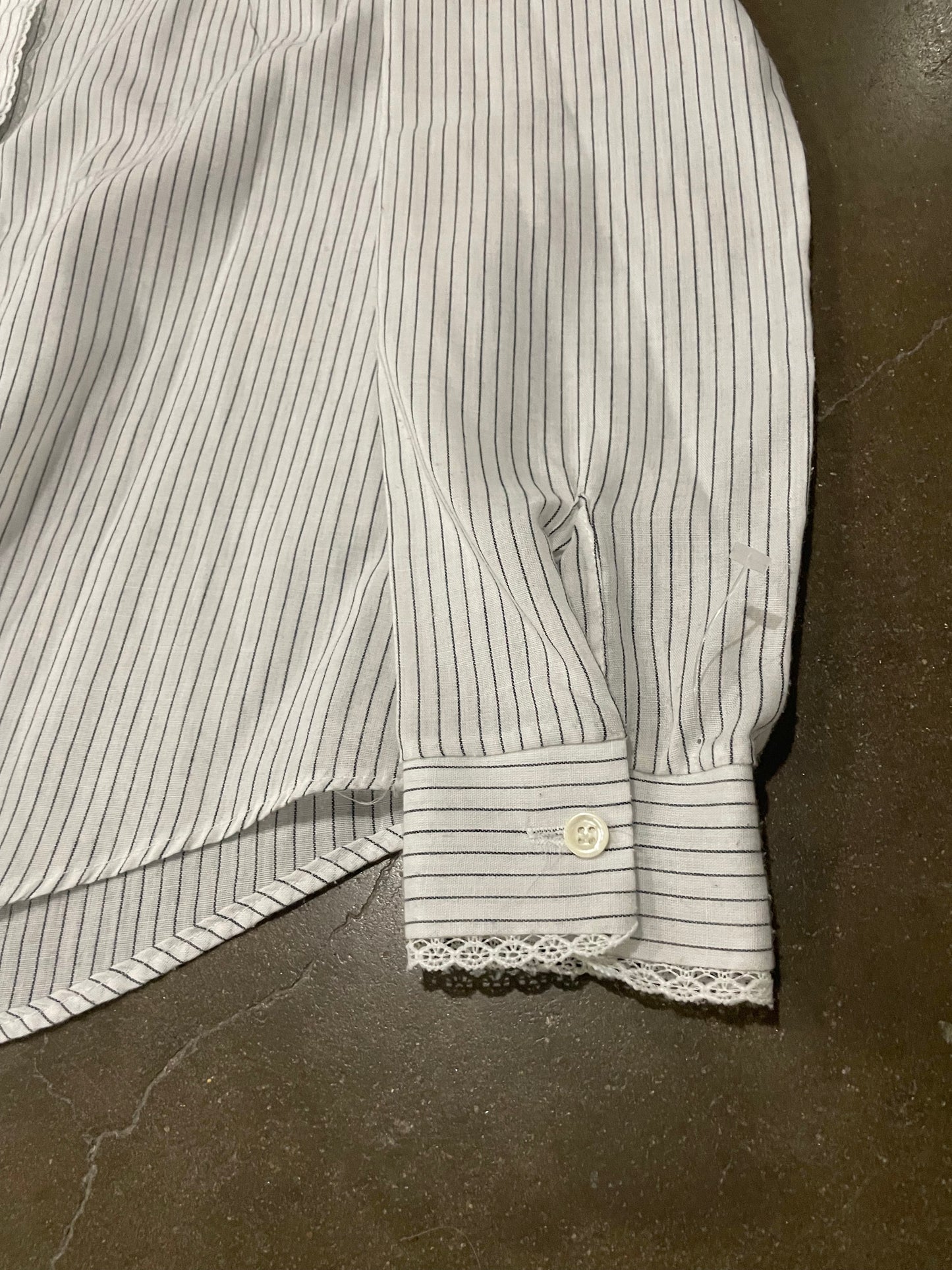 Shapely Women's Button Down