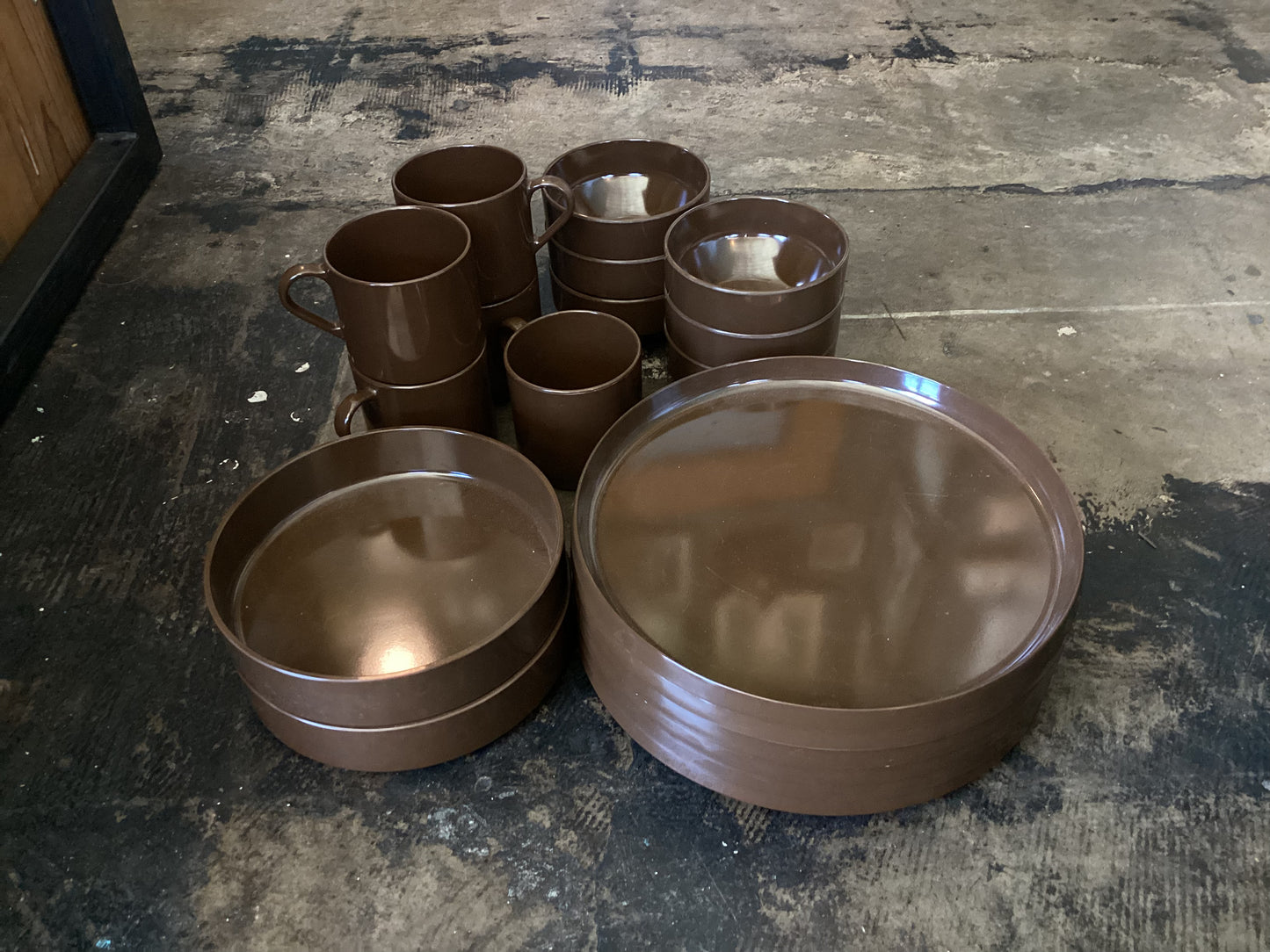 Dallas Ware Brown Plastic Dish Set