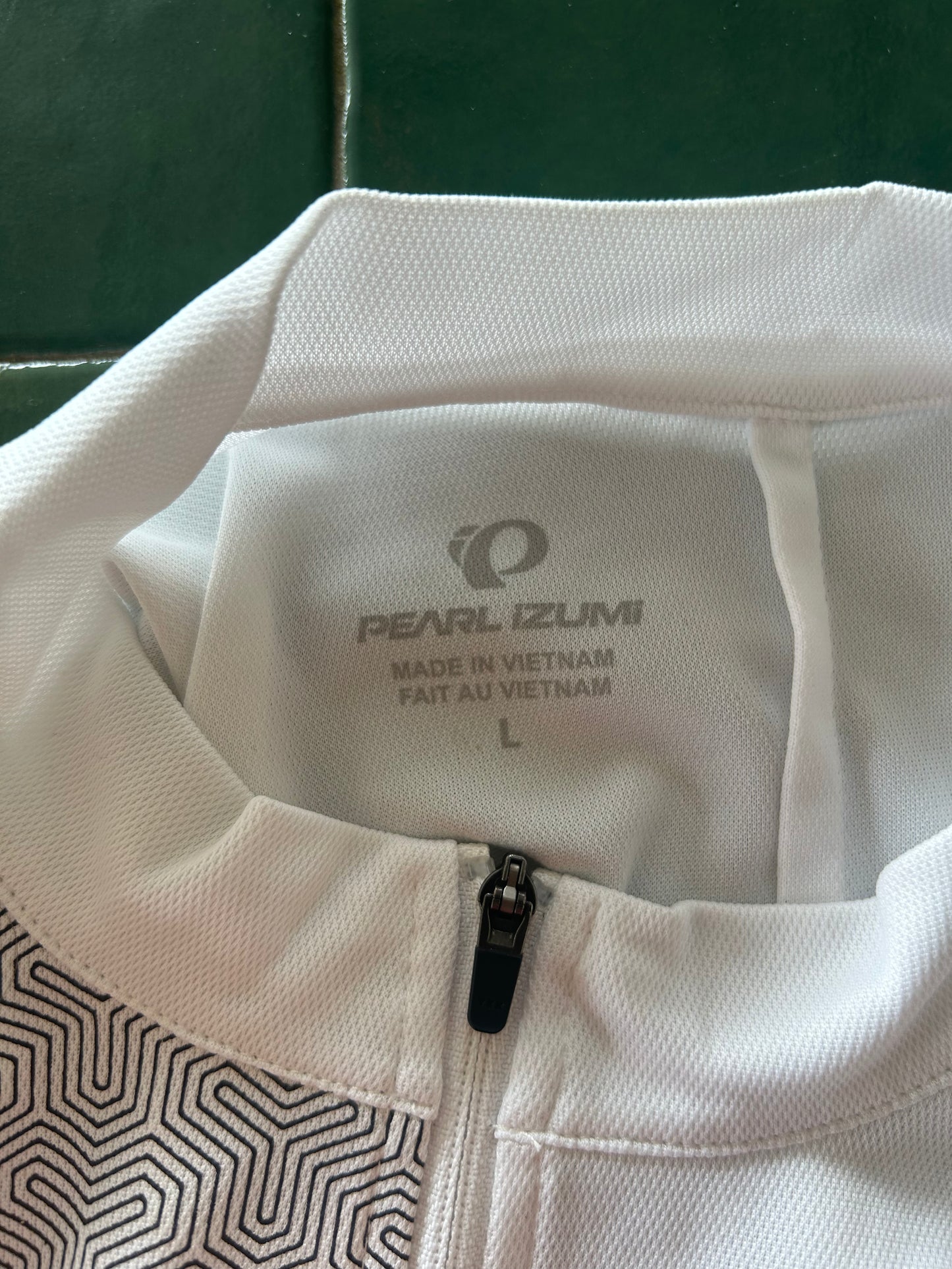 White Pearl Izumi Full Zip Cycling Shirt
