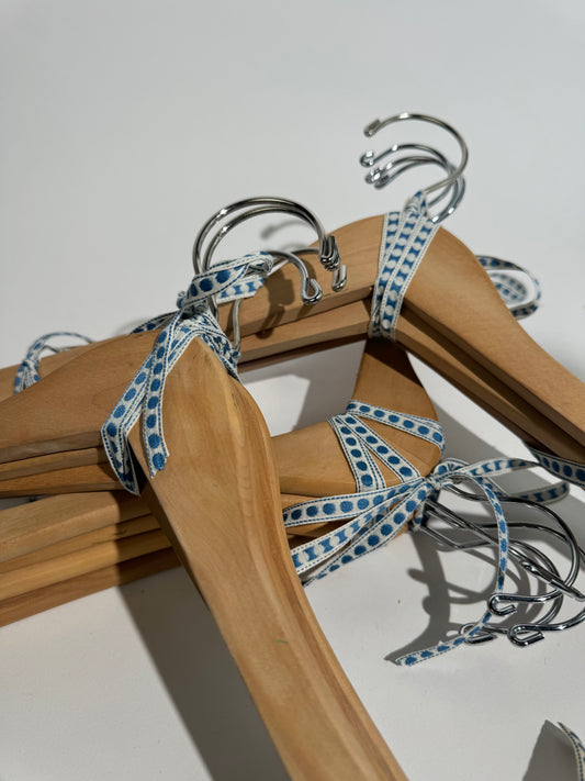 Basic Vintage Hangers