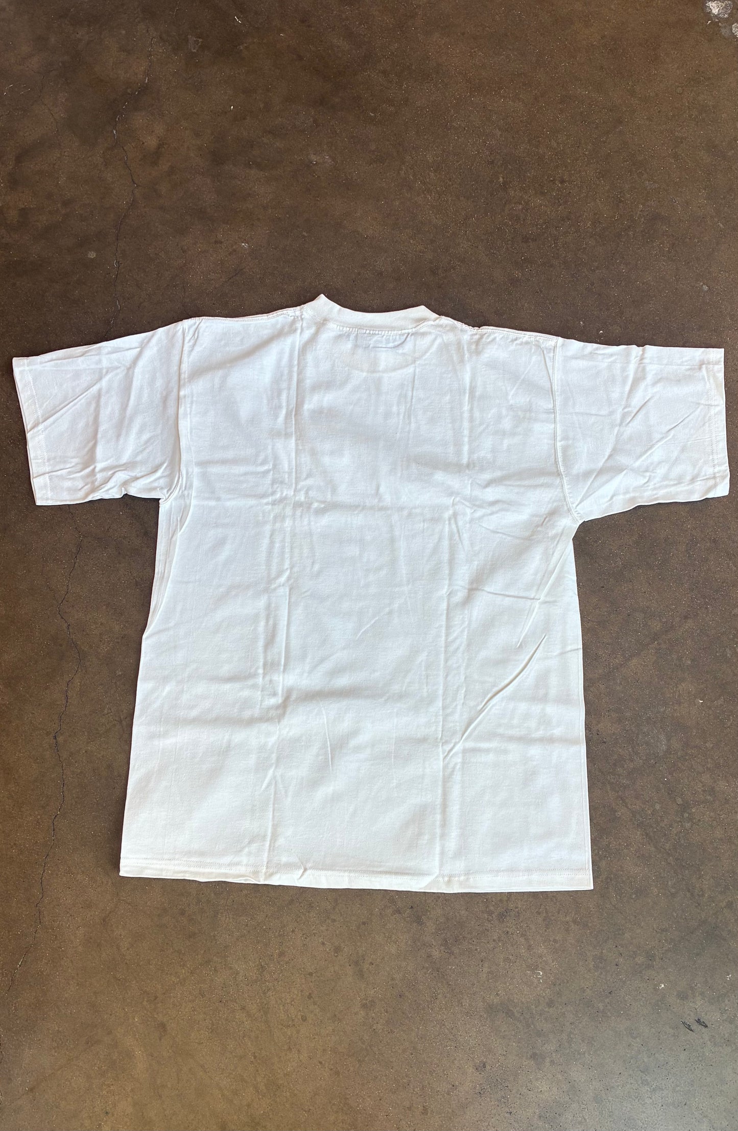 "Pluma" Plain White Tee