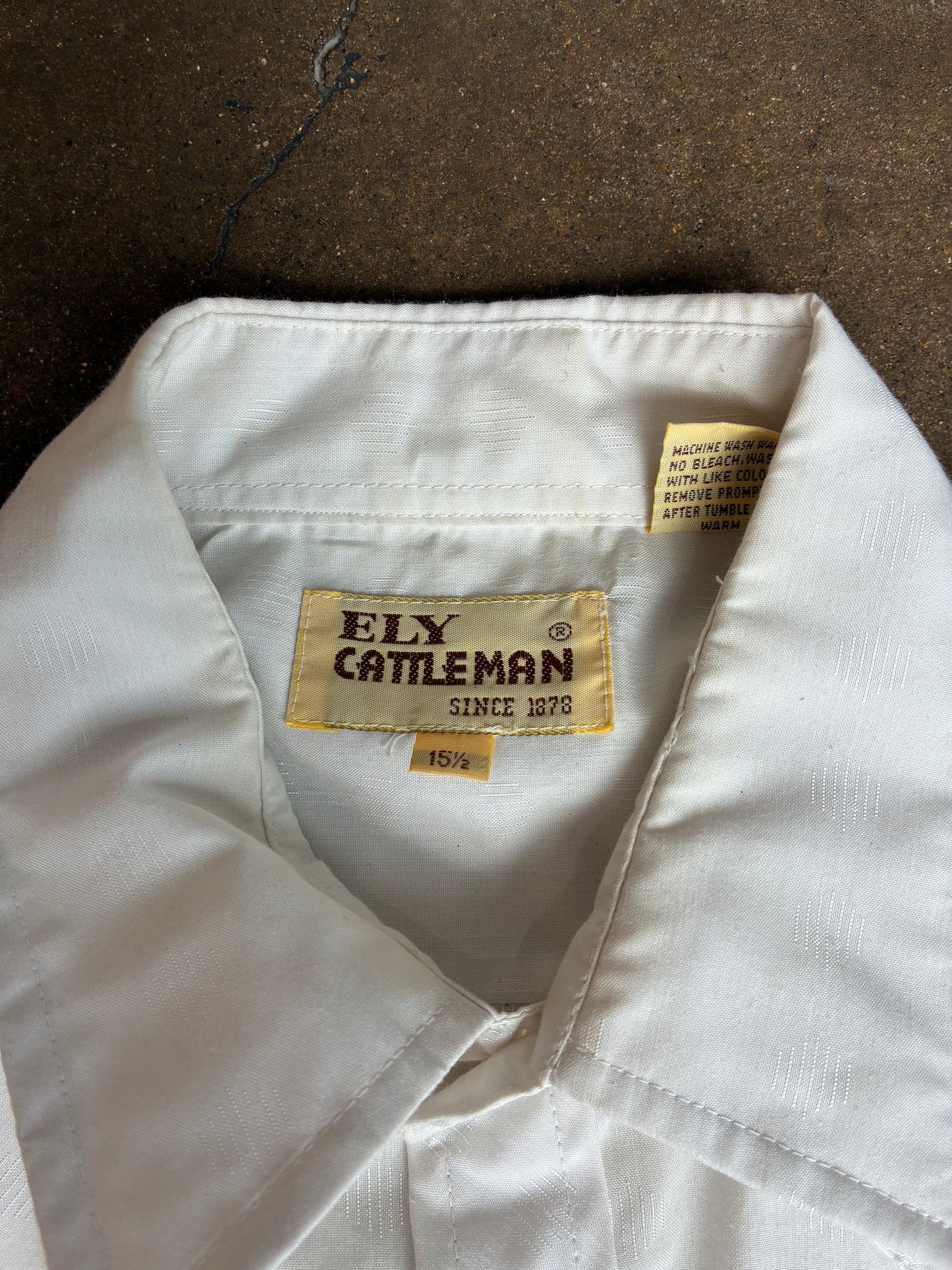 Short Sleeve White Pearl Snap Shirt