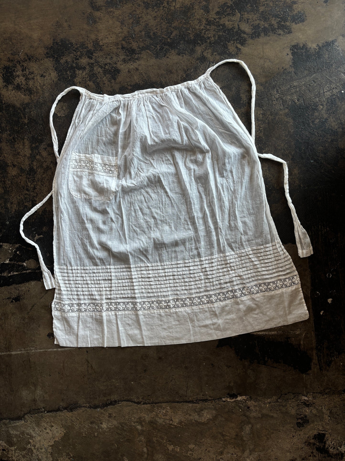 Delicate White Apron with Pocket
