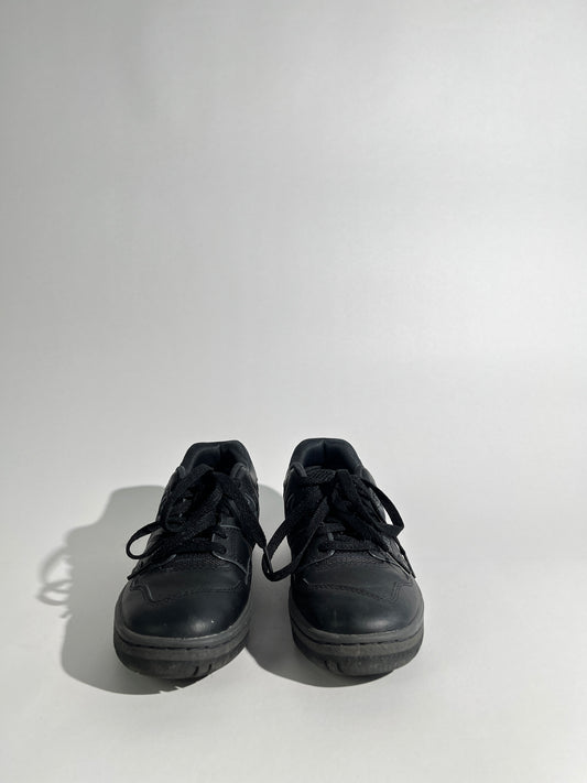 Black New Balance 550
