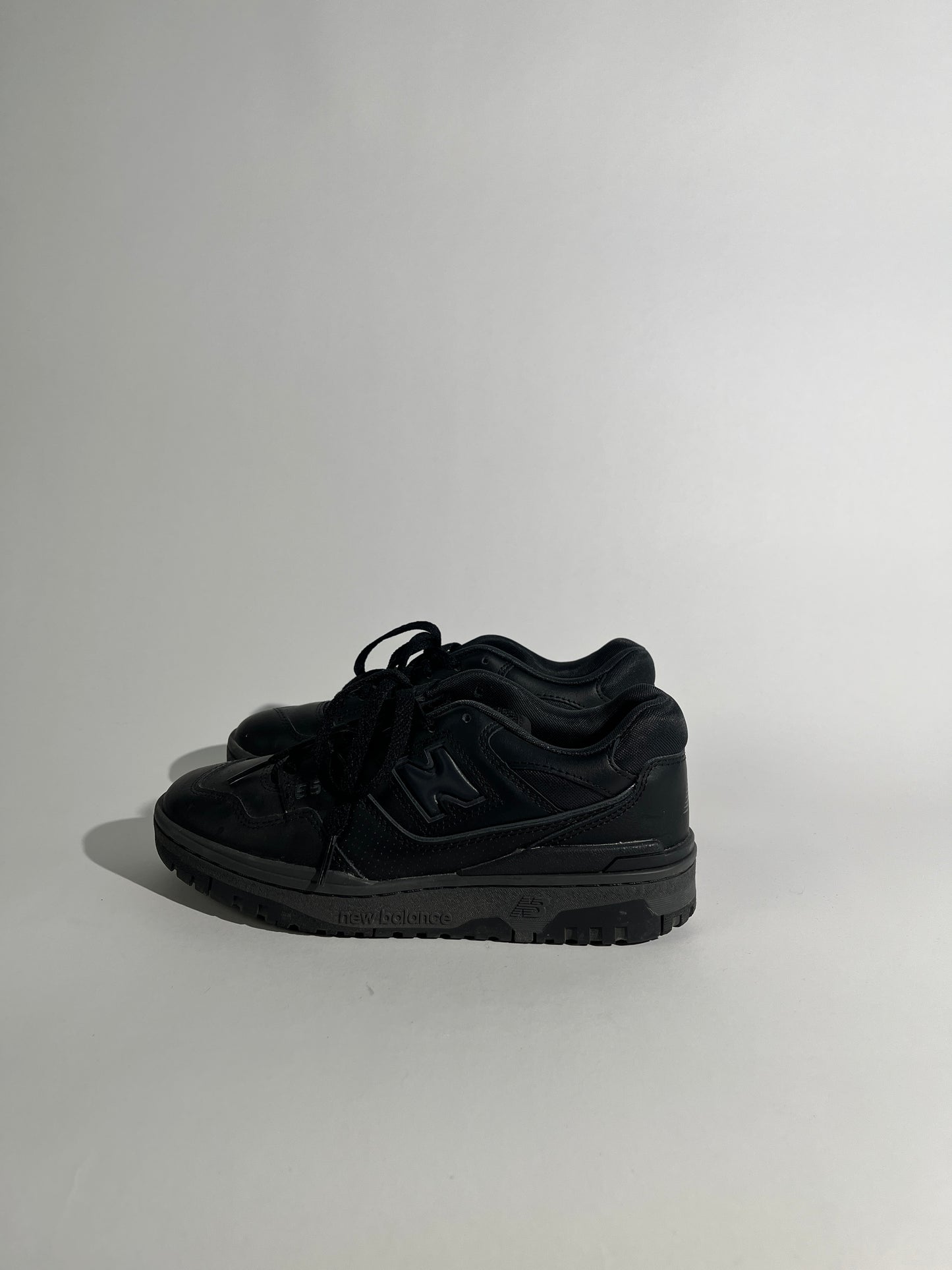 Black New Balance 550