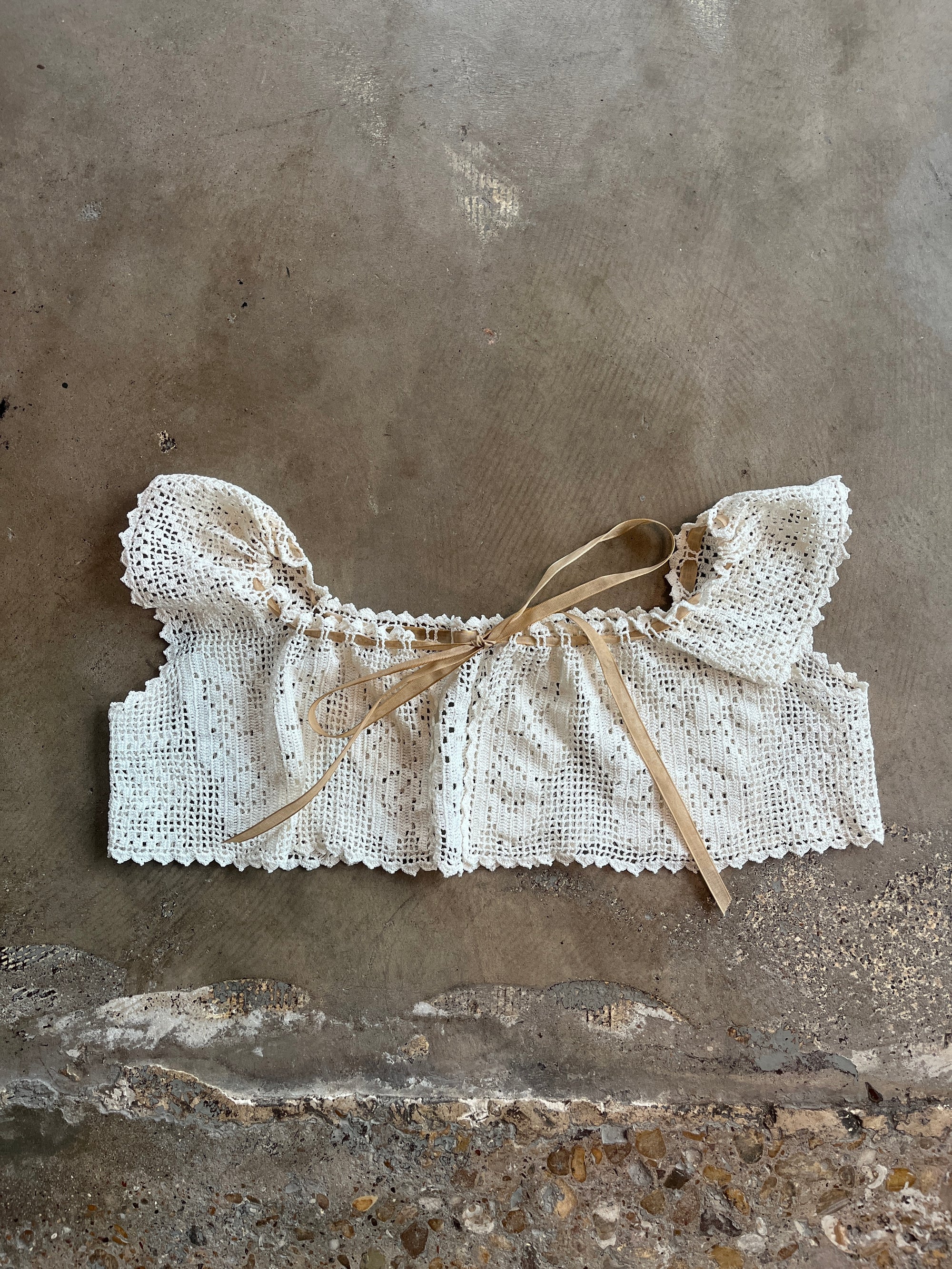 Tie Front Victorian Lace Collar