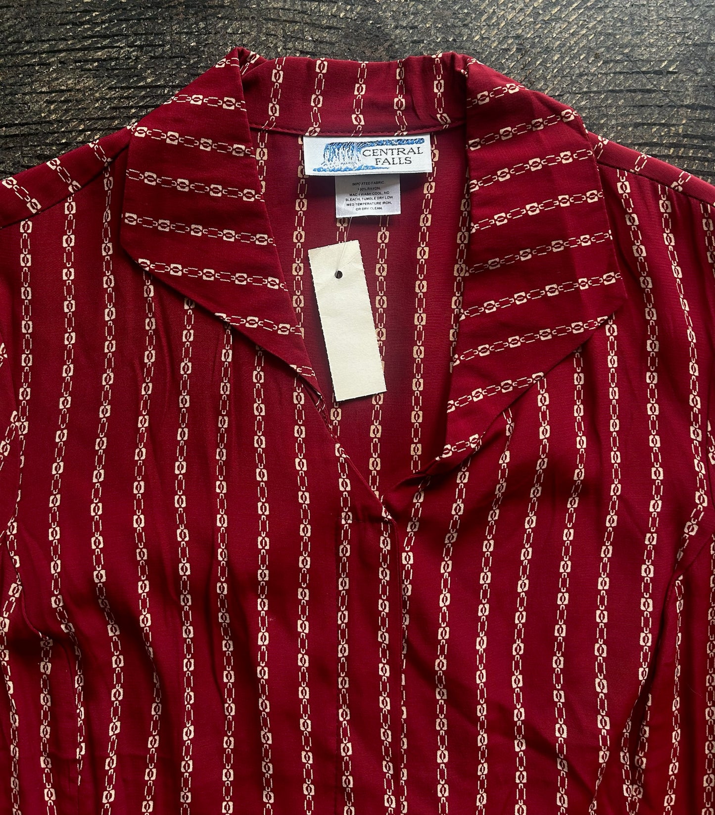 Red Chainlink Pattern Blouse