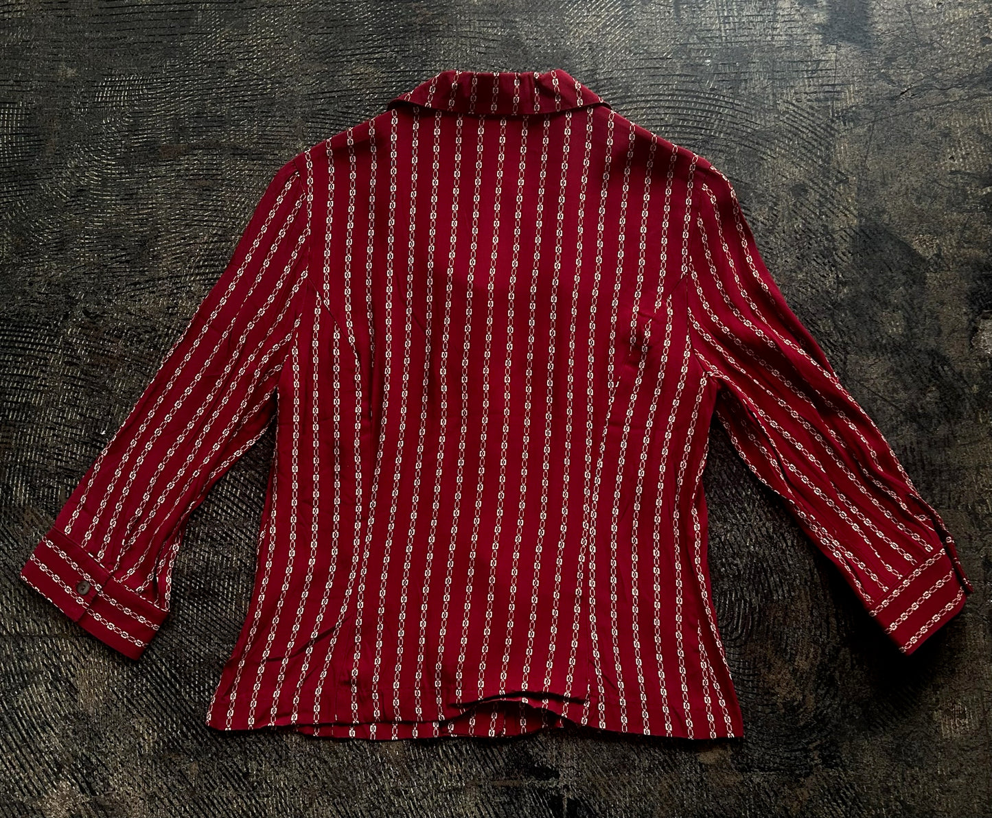 Red Chainlink Pattern Blouse