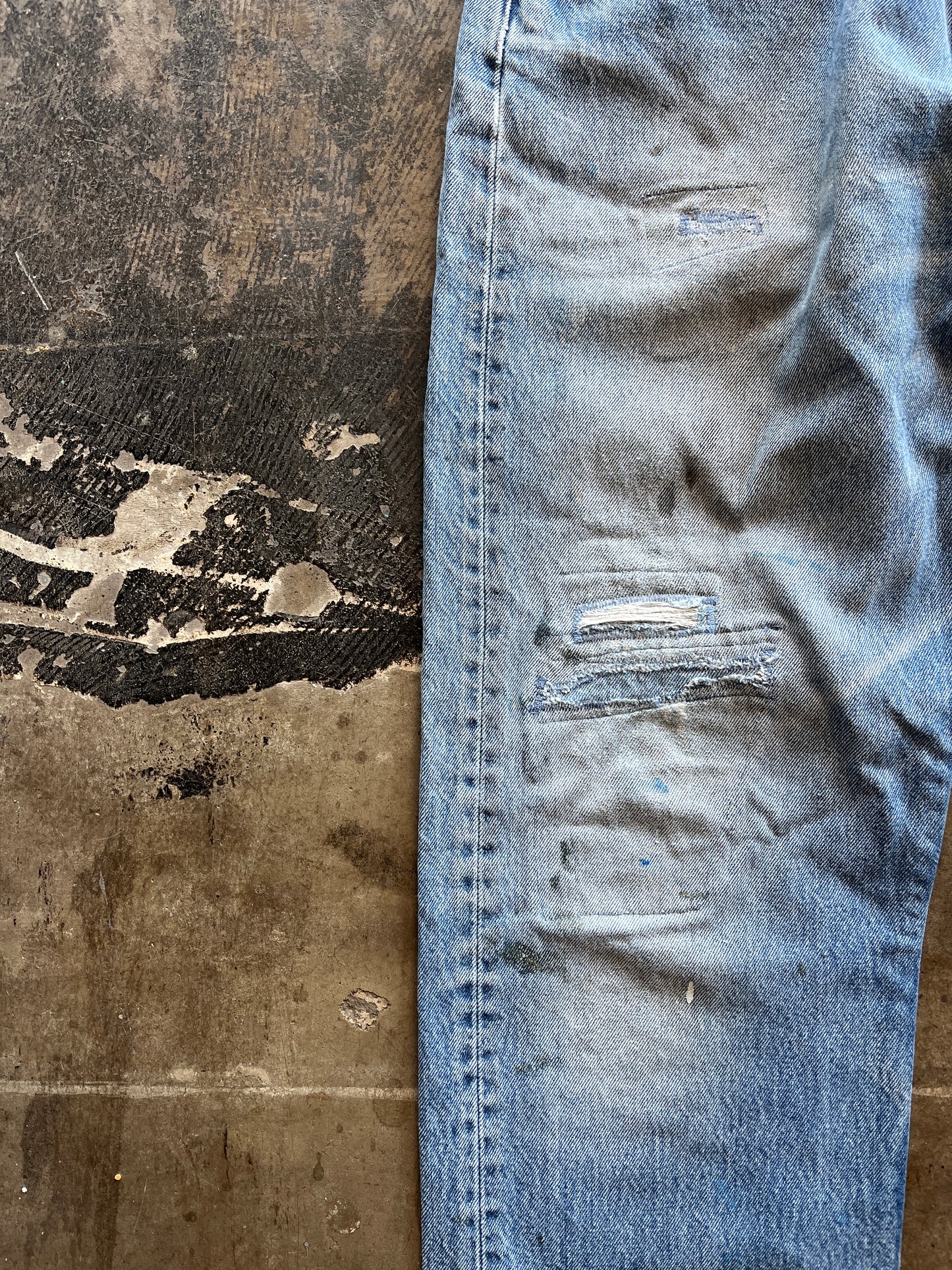 Distressed Levi 501 Jeans