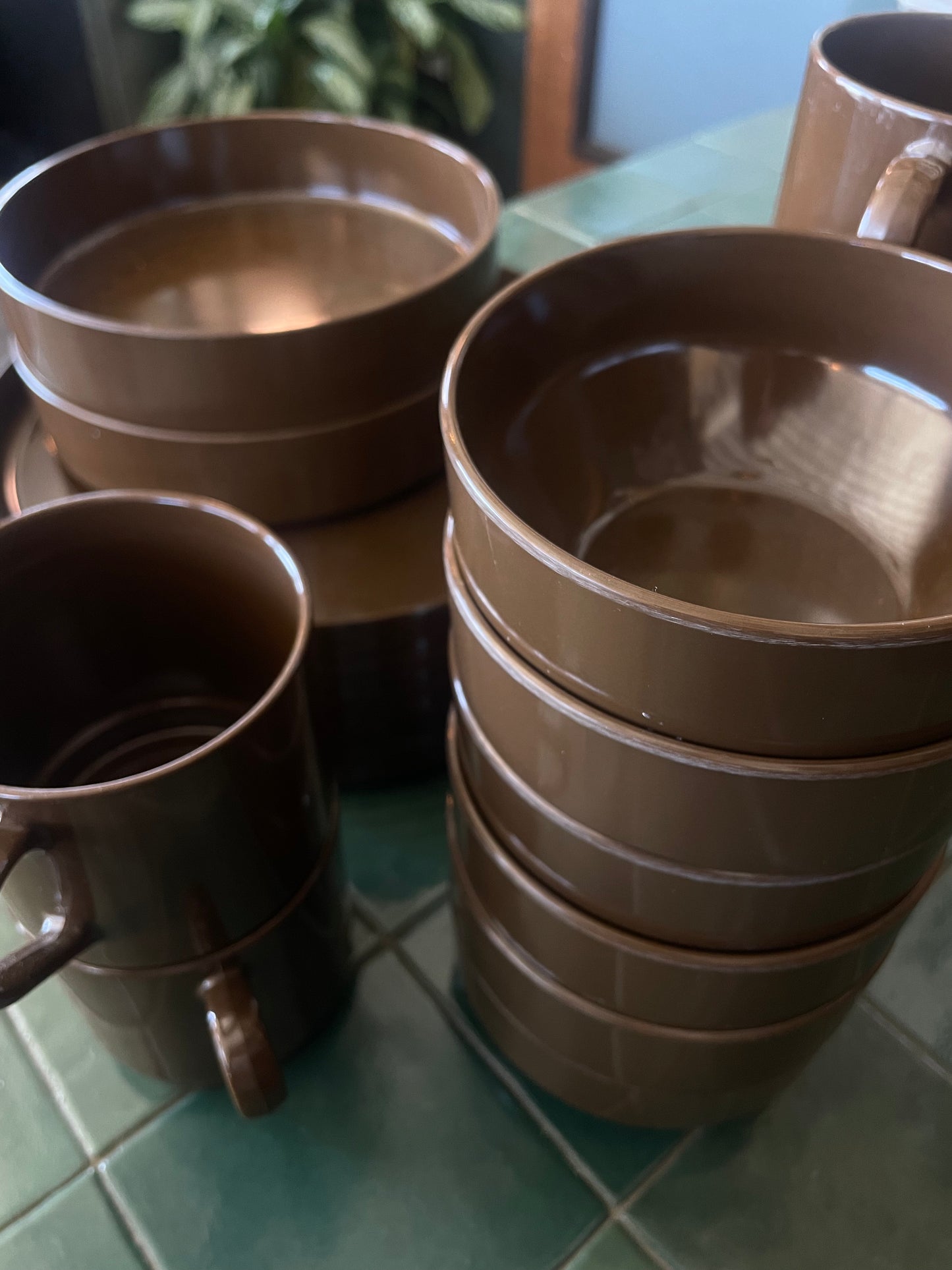 Dallas Ware Brown Plastic Dish Set
