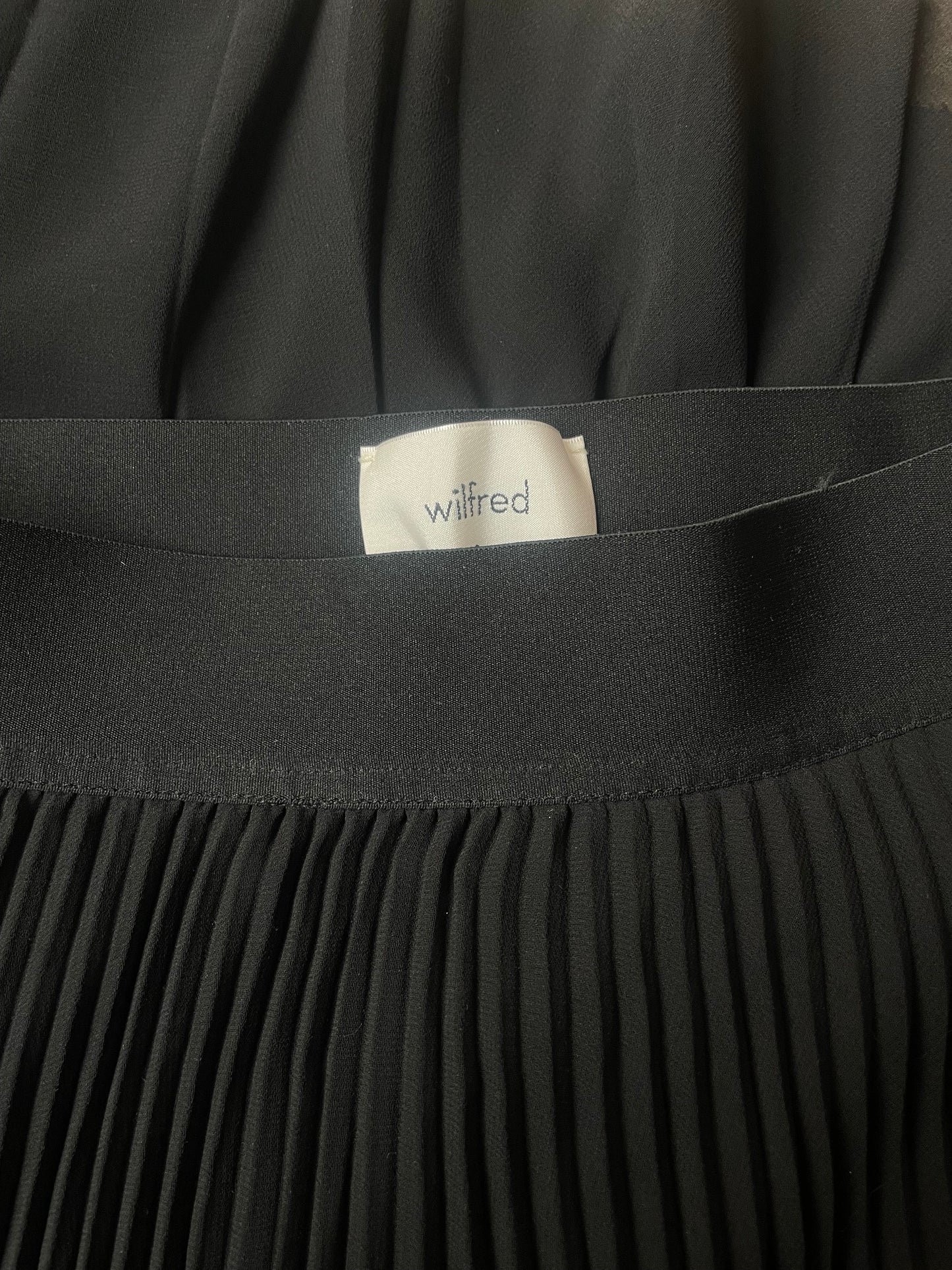 Black Pleated Wilfred Aritzia Midi Skirt