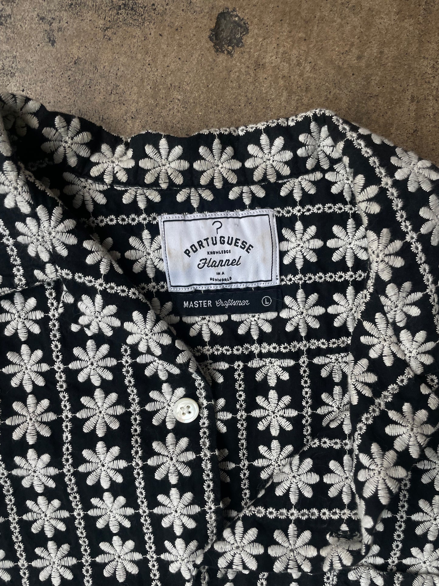 Black + White Portuguese Knowledge Floral Short Sleeve Button Front Top