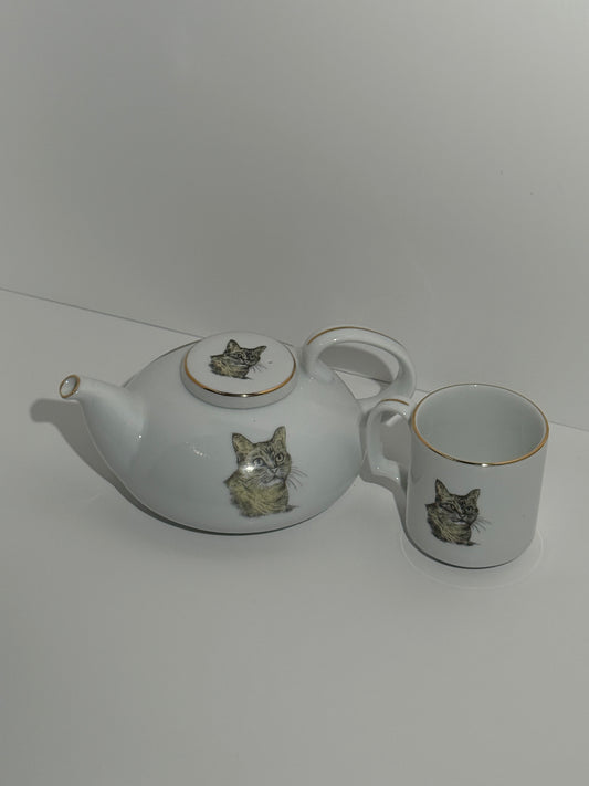 Cat Porcelain Tea + Cup Set