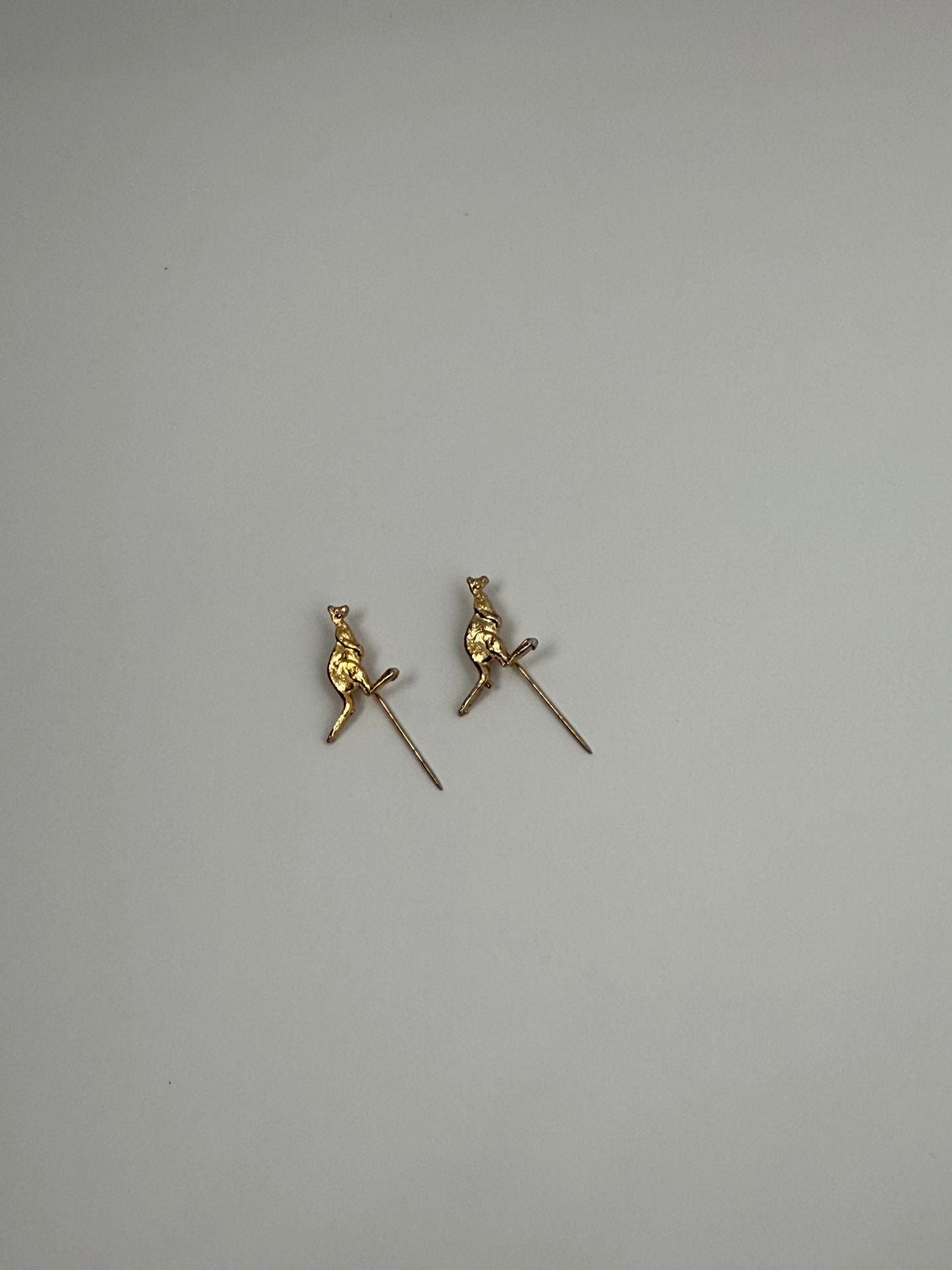 Kangaroo Hat Pin