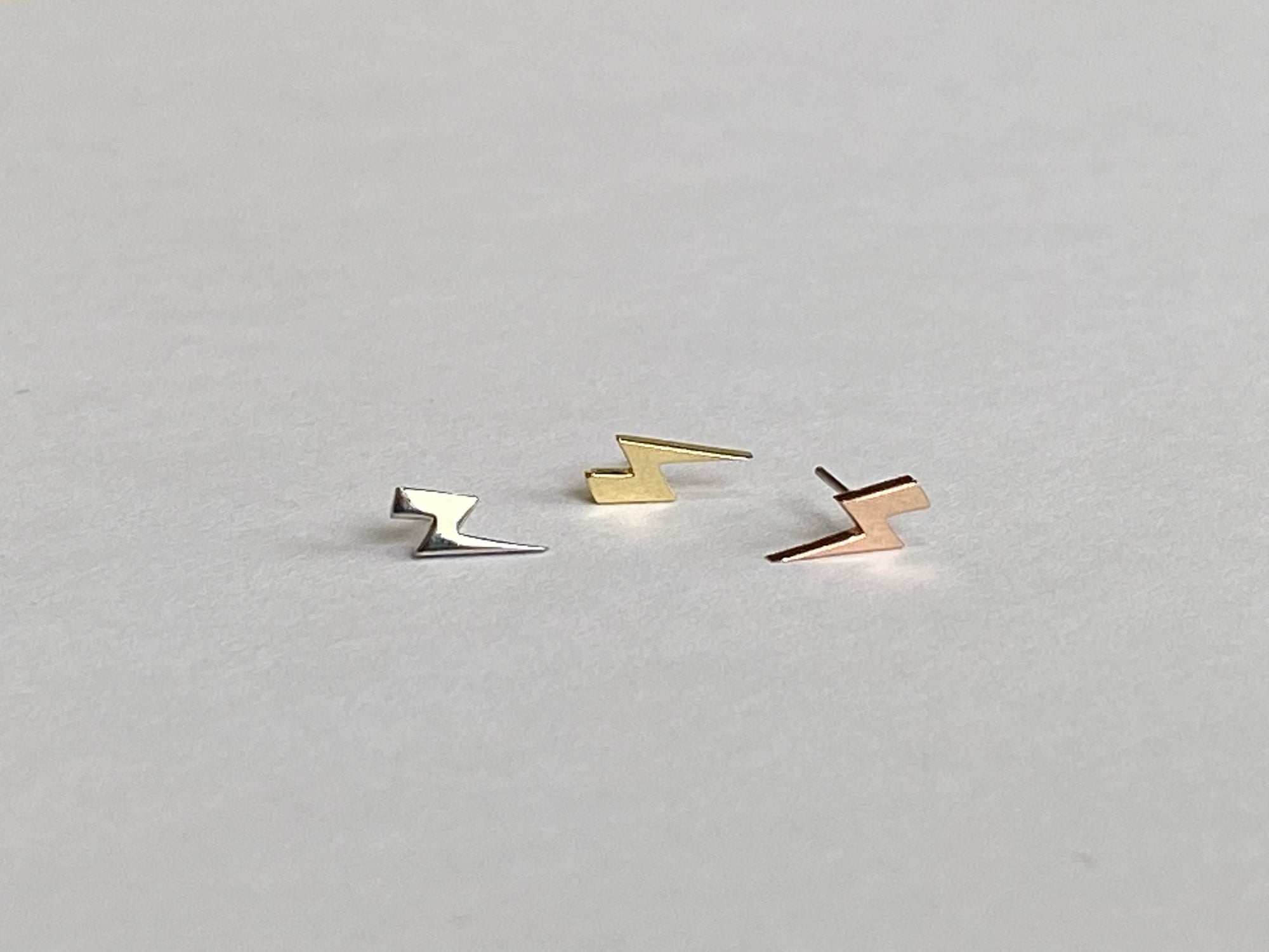 Anatometal 18k Gold Lightning Bolt