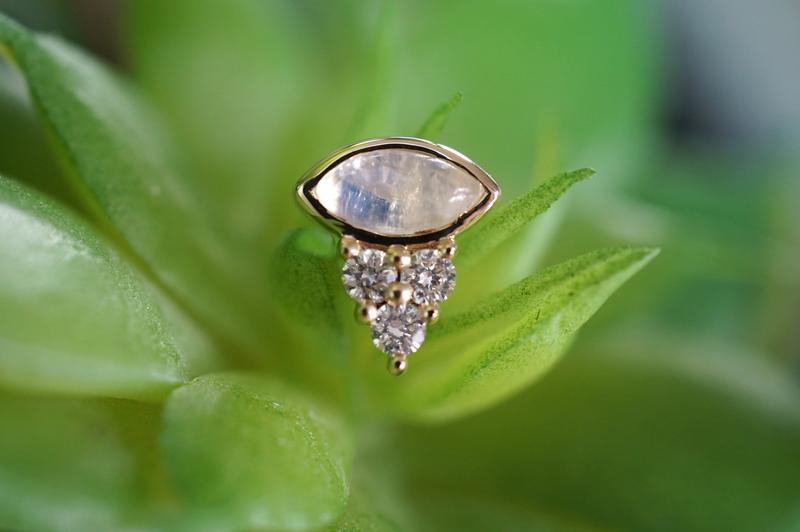 Moonstone Skye Bezel & Prong (14k YG)