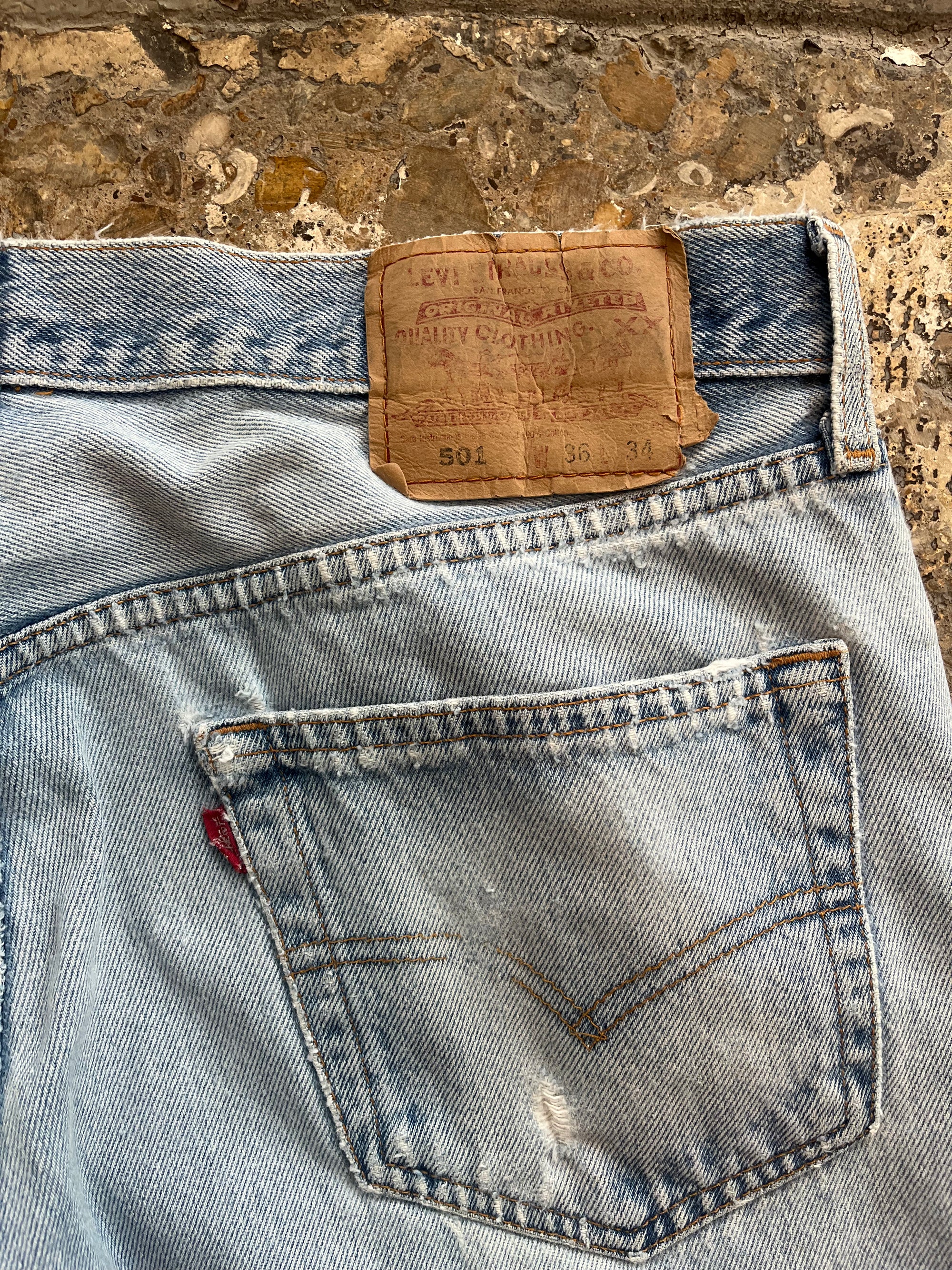 Light Wash Distressed 2000 501 Levi Jeans
