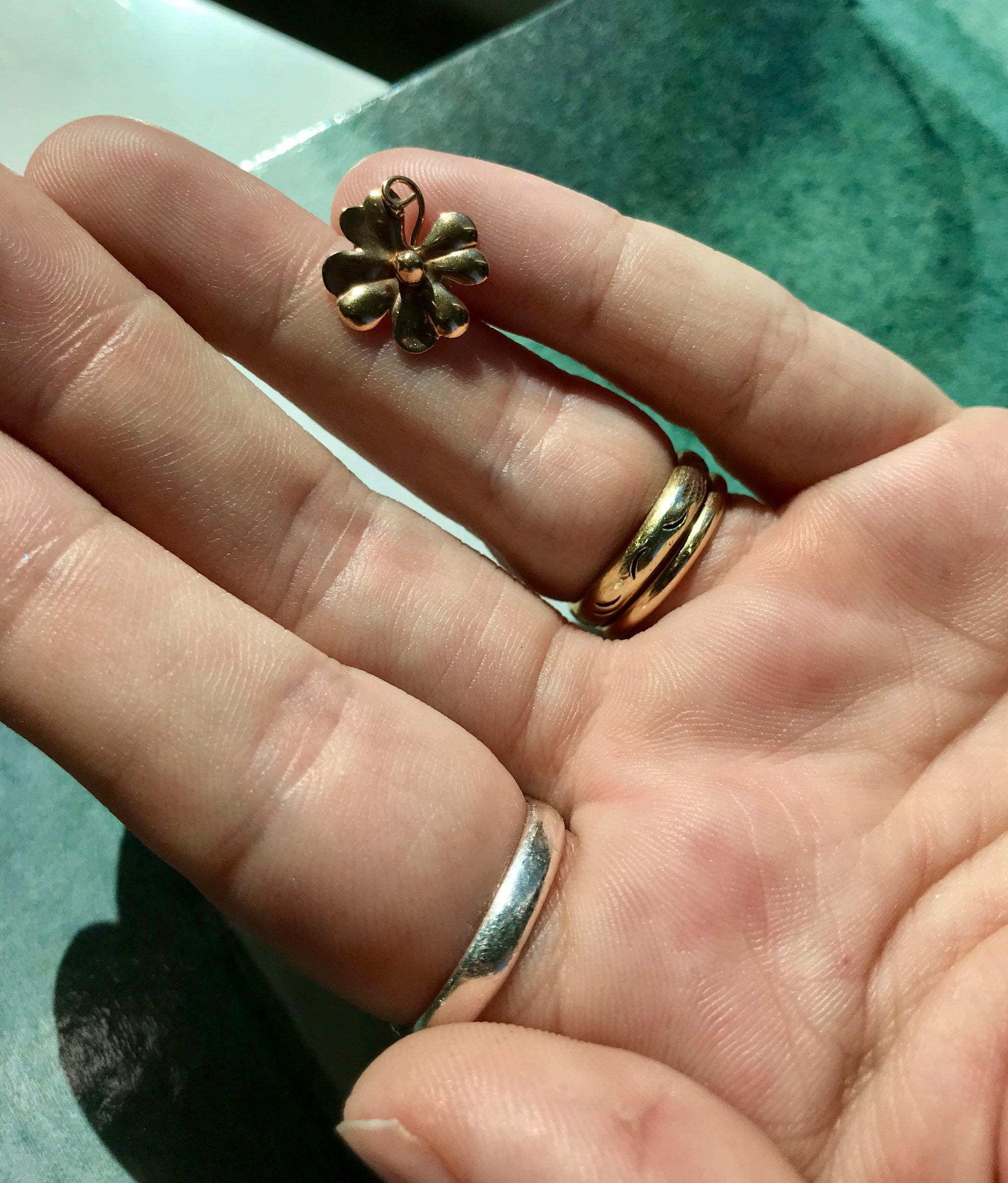 10k Yellow Gold Flower Charm