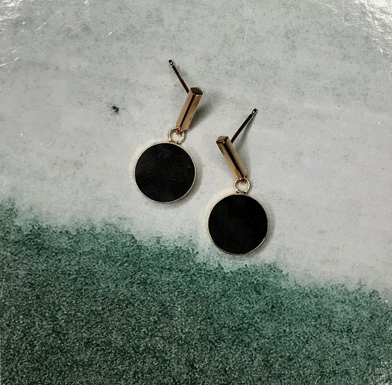 Circ Bar Earrings Black Jade