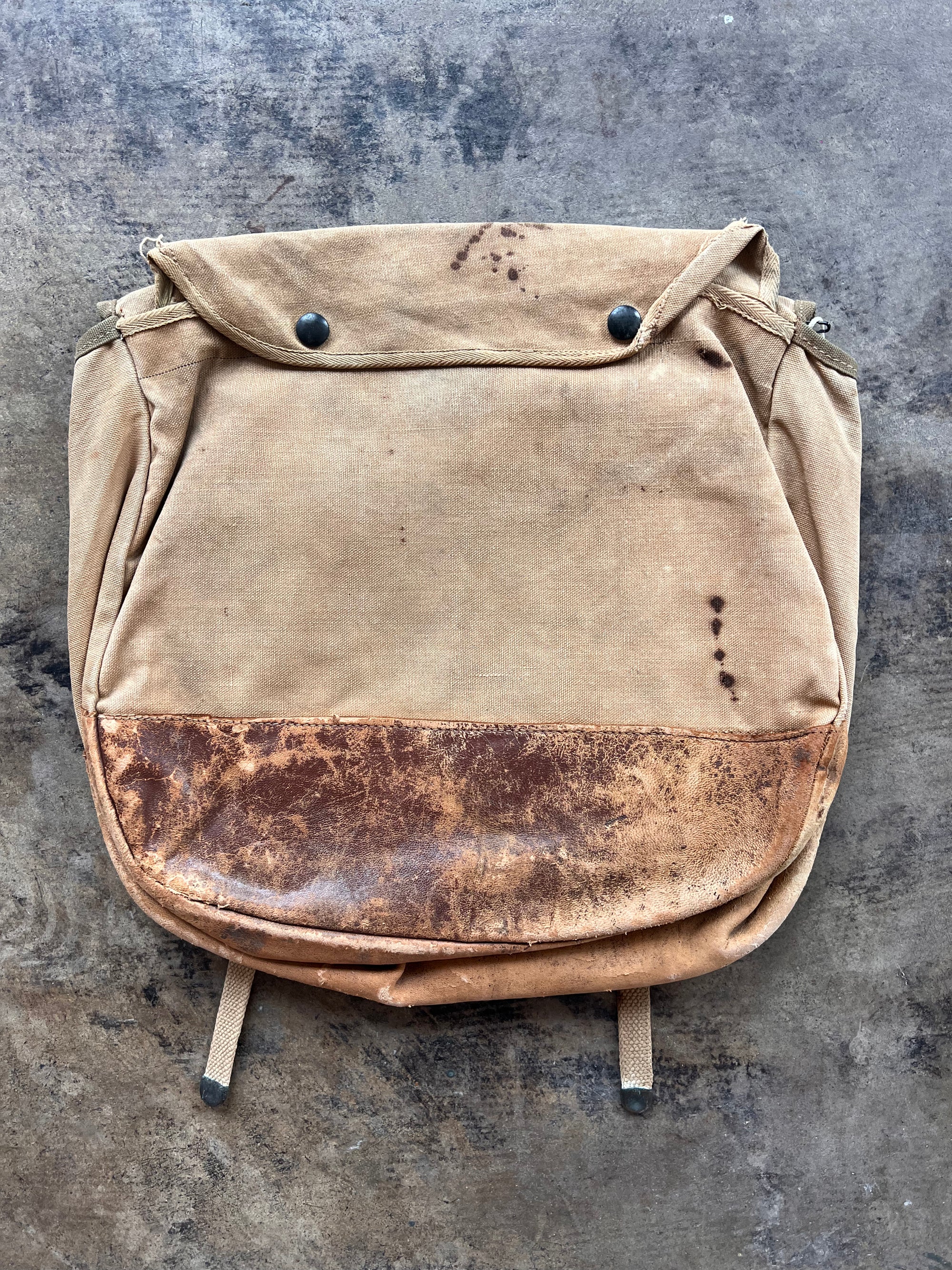 Vintage Tan "H. Howe" Belt Bag