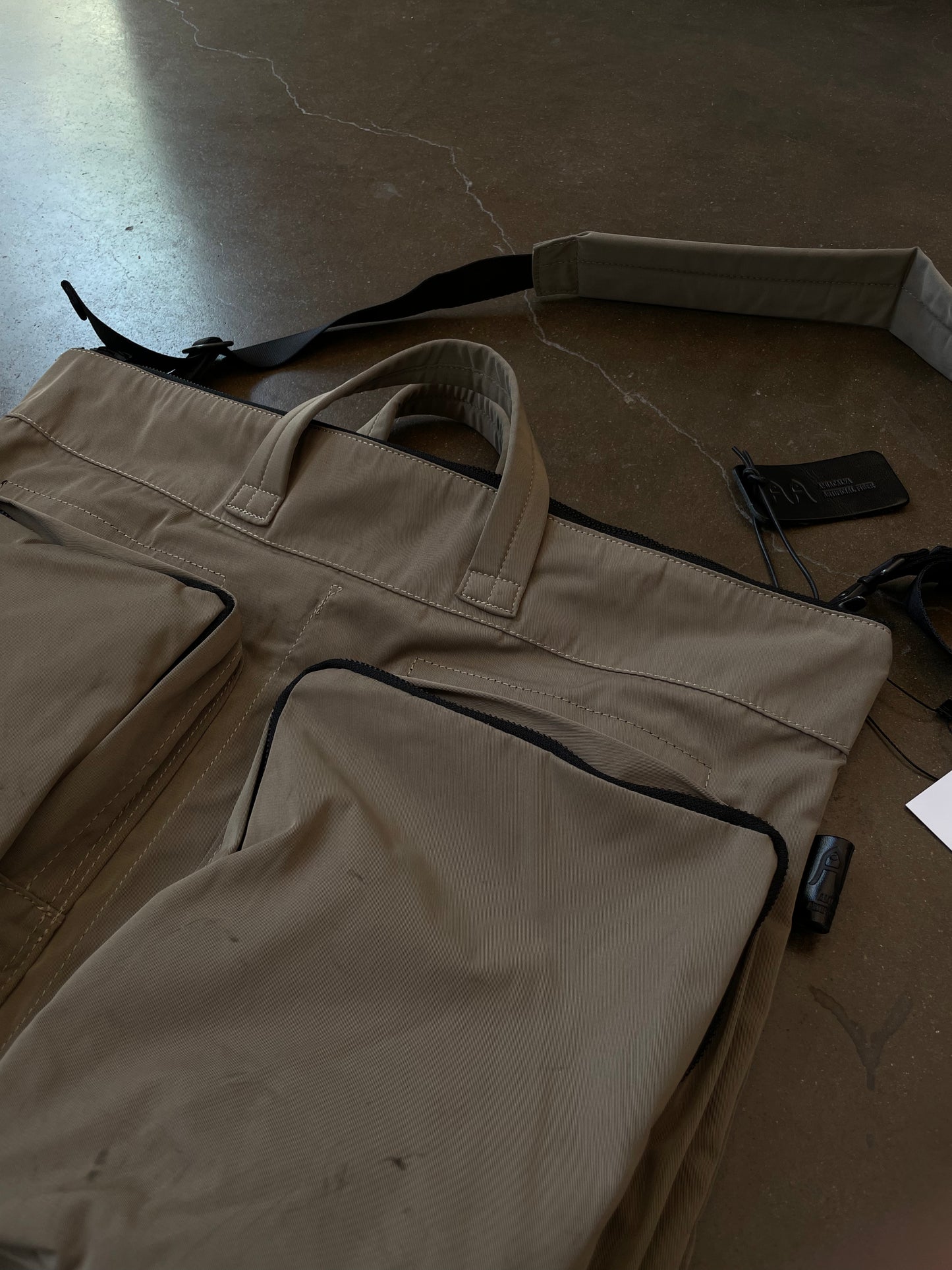 Amiacalva Utility Tote