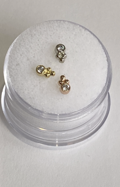 Anatometal 18k Gold Double Sabrina 2mm CZ Threadless Ends