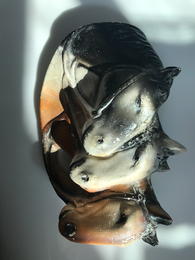Ceramic Hanging 3 Horse Heads